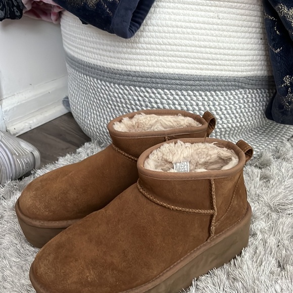 ugg platform minis - Picture 3 of 4